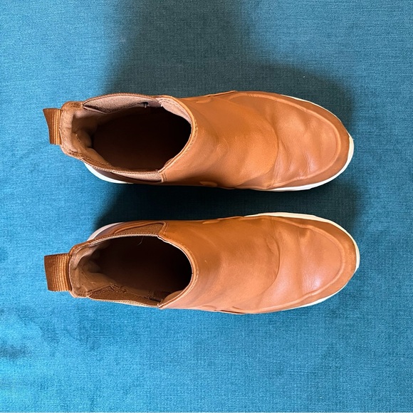 Nike Air Max Thea Mid Boot in Ale Brown - Picture 6 of 9